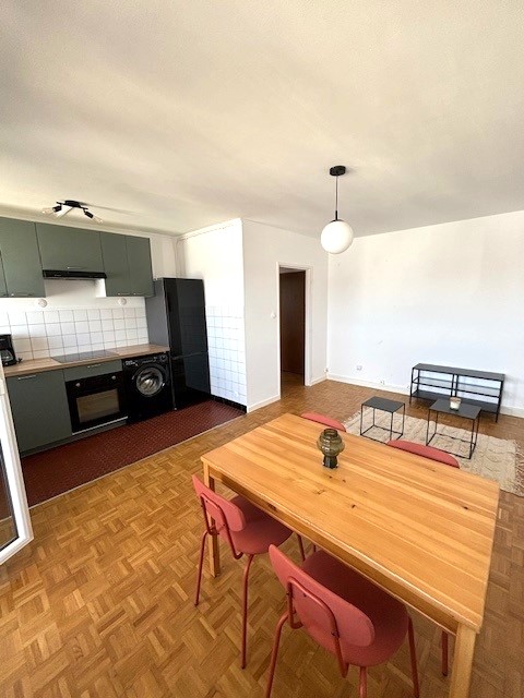 Bel appartement meublé F2 avec son balcon et sa cave – 5eme étage avec ascenseur – Rue Saint-Jean – Metz